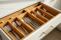 Organizzatore posate in uso nella cucina